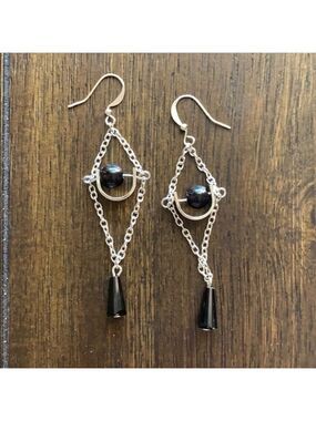 New Silver Chain & Black Stone Earrings